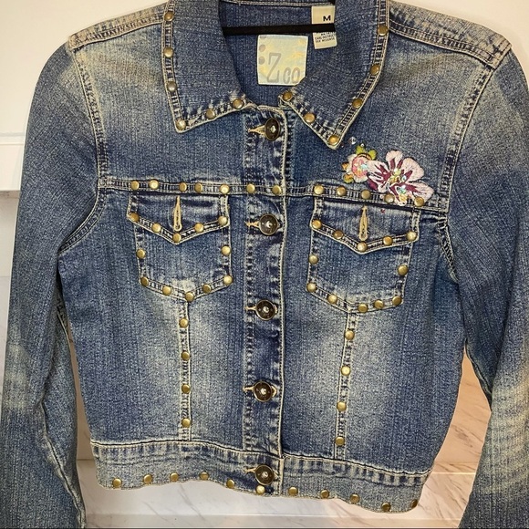 ZCO Vintage Floral Embroidered Denim Jacket - Blue - Medium - Picture 11 of 16